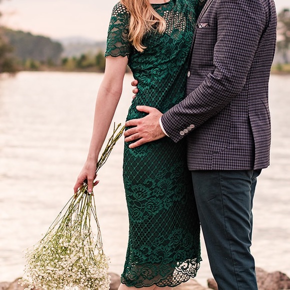 Donna Ricco Emerald Green Bodycon Lace Silhouette Sheath Dress with Slip, size 2 - Picture 1 of 6